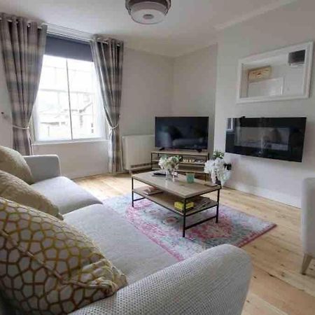 Bakewell- Super Central 2 Bed Apartment Kültér fotó