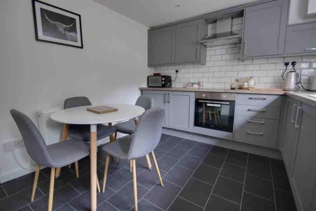 Bakewell- Super Central 2 Bed Apartment Kültér fotó