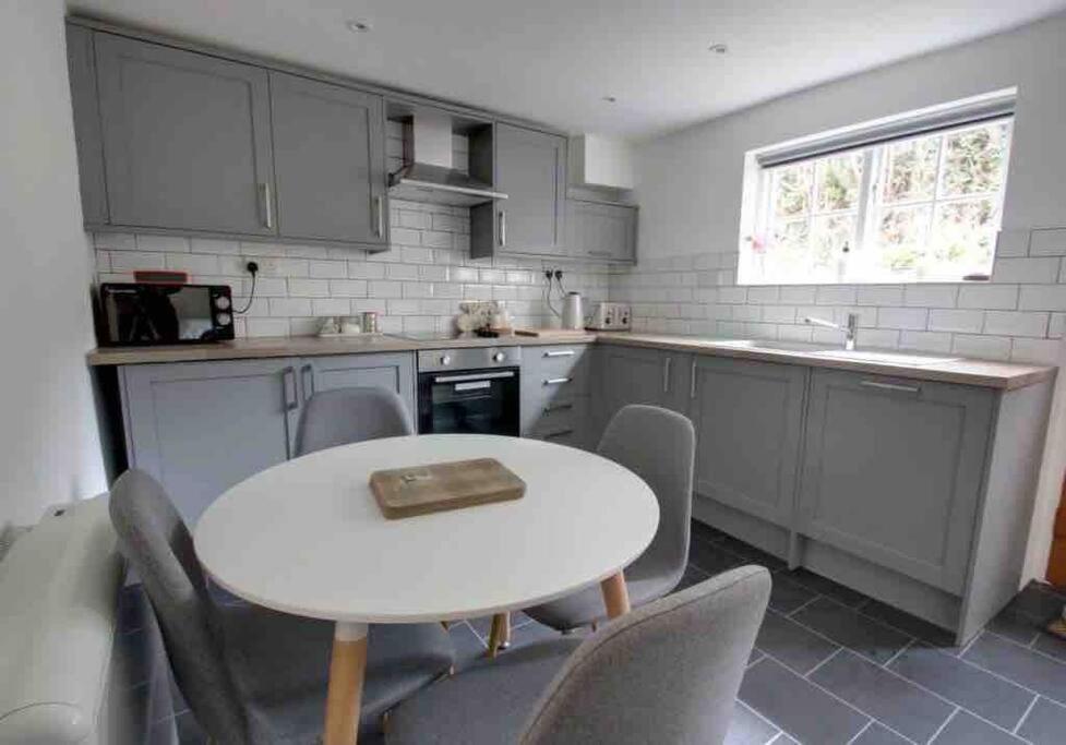 Bakewell- Super Central 2 Bed Apartment Kültér fotó