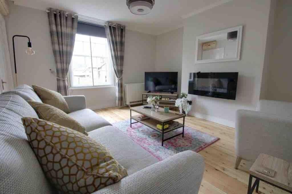Bakewell- Super Central 2 Bed Apartment Kültér fotó