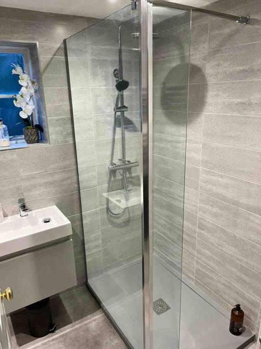 Bakewell- Super Central 2 Bed Apartment Kültér fotó